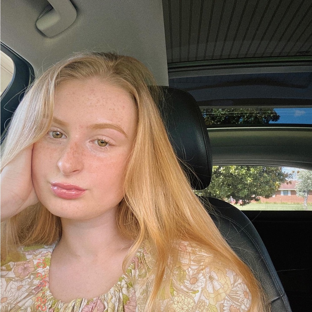 Meet your Posher, Ciara